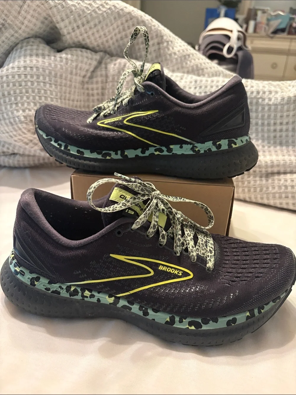 Brooks Women’s Black Sneakers with Mint Green Accents